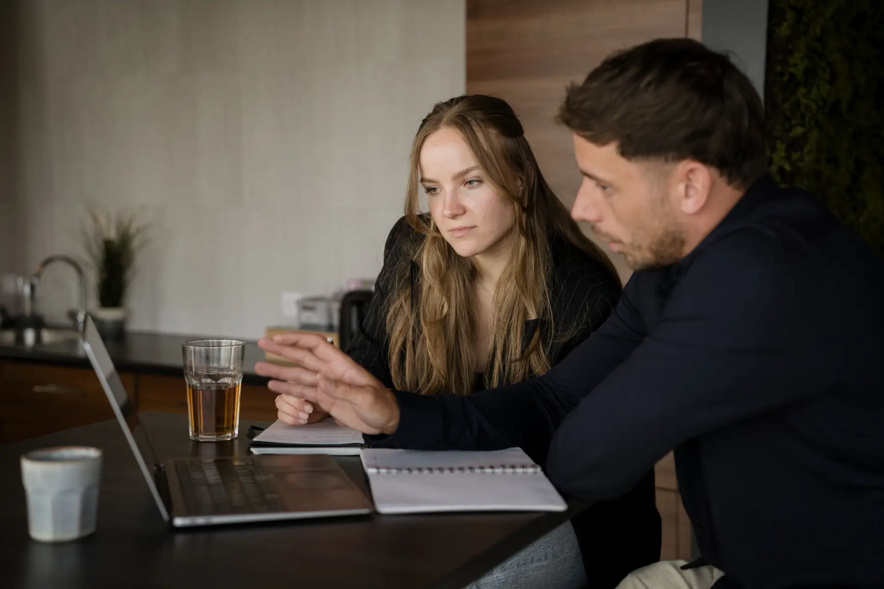 IT-professional in gesprek met Genrise